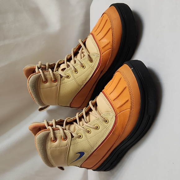 Nike ACG Woodside 2 High-top Boots (Big Kids Size 4Y) - Picture 2 of 16